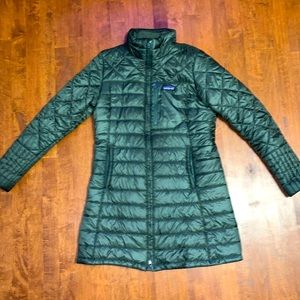 Patagonia women’s puffer coat (size Medium)